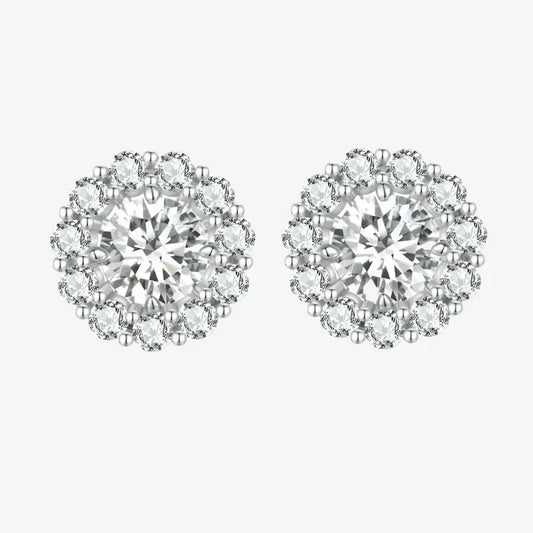 Orecchini a perno con aureola in moissanite scintillante